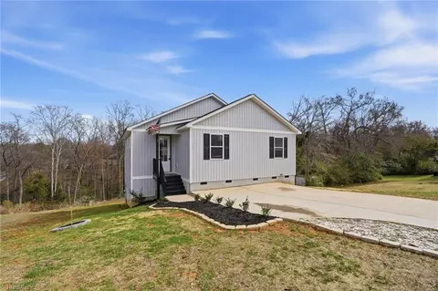 102 Snyder Ct, Concord, NC 28025