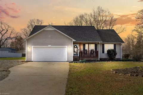 295 Calinda Dr, Thomasville, NC 27360