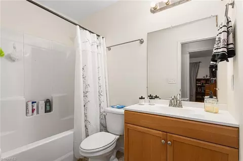 Bath - 405 Amazon St, Thomasville, NC 27360 photo 2 of 2