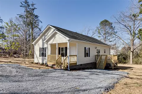 Exterior - 604 Oliver St, Ramseur, NC 27316 photo 2 of 9