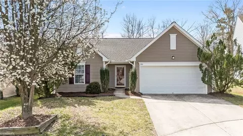 795 Avalon Springs Ct, High Point, NC 27265