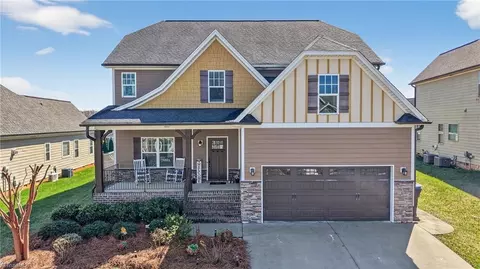 3439 Grandview Crossing Ln, Pfafftown, NC 27040