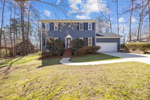2802 Breckenridge Ct, High Point, NC 27265
