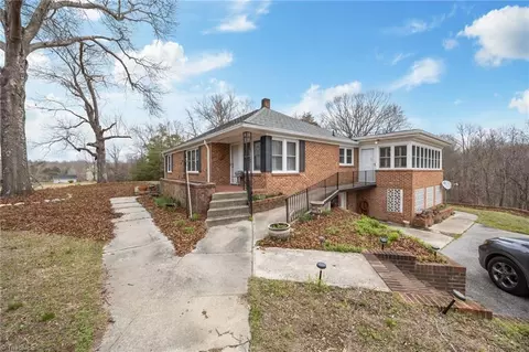 723 Haynes Rd, Thomasville, NC 27360