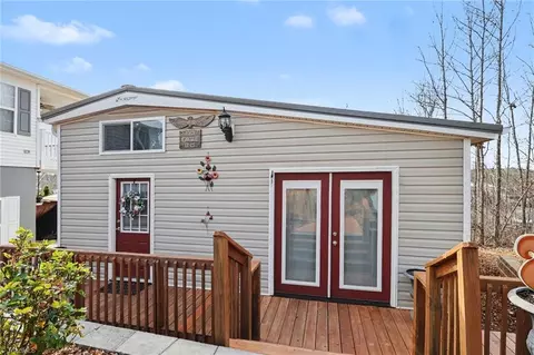 130 Eagle Dr, New London, NC 28127