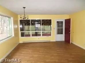 125 Florida Ave, Mount Airy, NC 27030