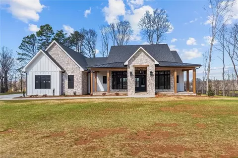 765 Golf Course Rd, Pilot Mountain, NC 27041