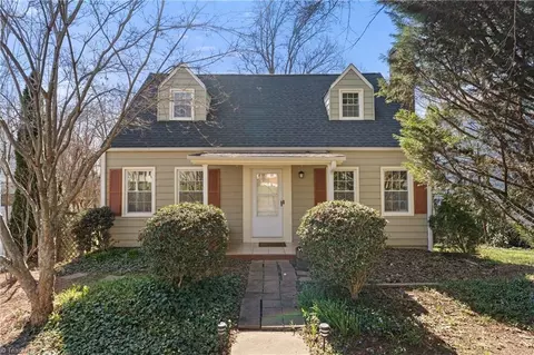 724 Sunset Dr S, Winston Salem, NC 27103