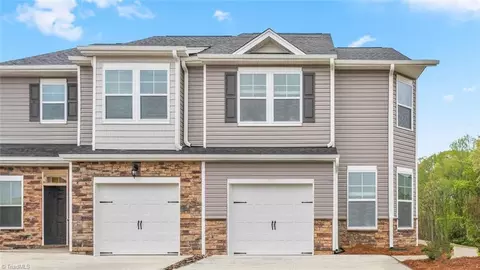 1663 Hallview Ct, Kernersville, NC 27284