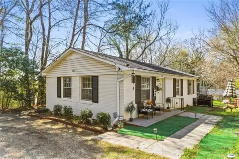 1342 Tredwell Dr, Winston Salem, NC 27103