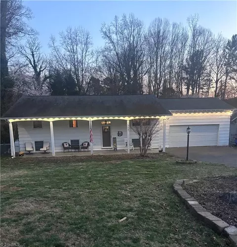 524 Mark Ln, North Wilkesboro, NC 28659