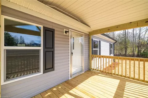153 Mosley Loop, Madison, NC 27025 photo 5