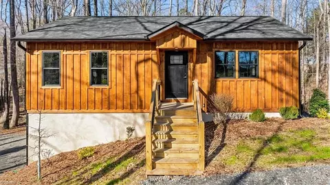 3499 Ridgewood Ct, Winston Salem, NC 27107