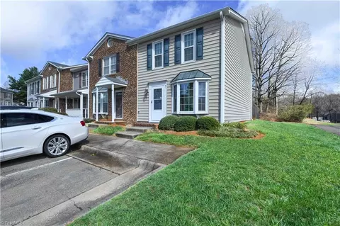 915 Shelby Dr #E, Greensboro, NC 27409