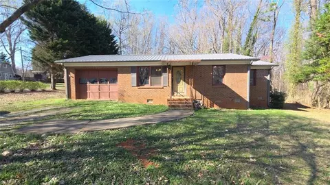 207 Auden Dr, Greensboro, NC 27406
