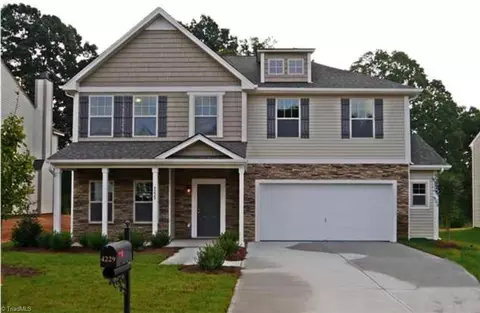 4229 Wedge Dr, Pfafftown, NC 27040