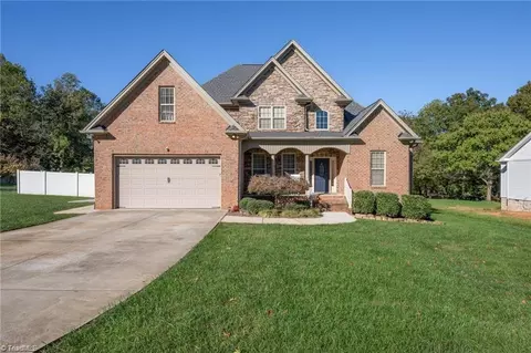138 Madera Dr S, Mocksville, NC 27028