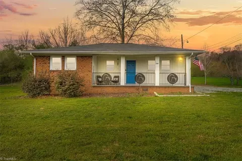 724 Main St E, Seagrove, NC 27341