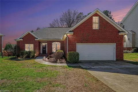6604 Barton Creek Ct, Whitsett, NC 27377