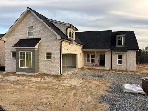 179 New Forest Dr, Winston Salem, NC 27107