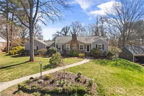 1035 Wendover Cir, Winston Salem, NC 27104