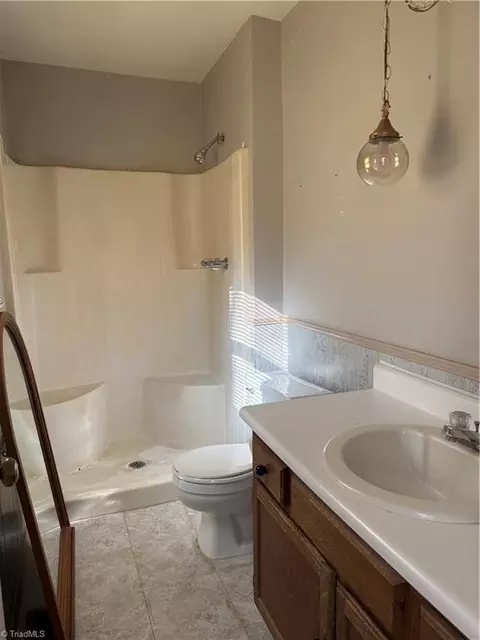 Bath - 4151 Valley Ridge Dr, Trinity, NC 27370 photo 1 of 3