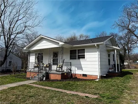 617 Hargrave St, Lexington, NC 27292