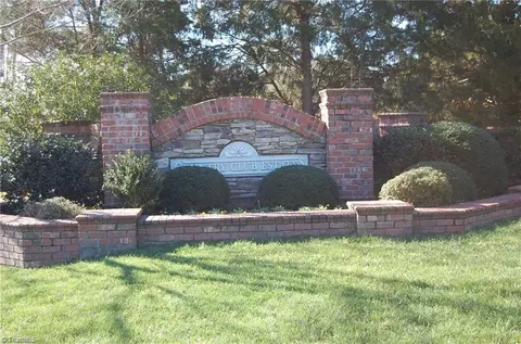 2893 Saint Giles Ct, High Point, NC 27262
