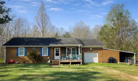7601 Happy Hill Rd, Kernersville, NC 27284