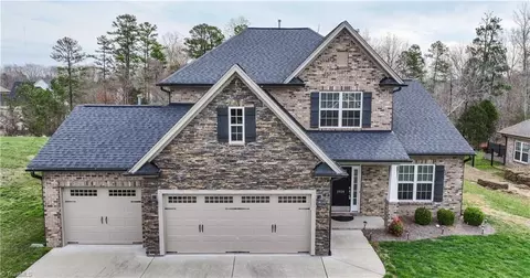 2826 Fallin Ct, High Point, NC 27262