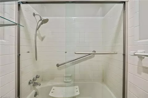 Bath - 709 Overbrook Dr, High Point, NC 27262 photo 3 of 4