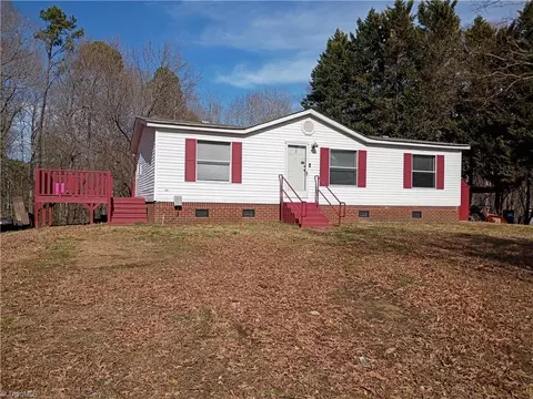204 Nubbin Ridge Rd, High Point, NC 27265