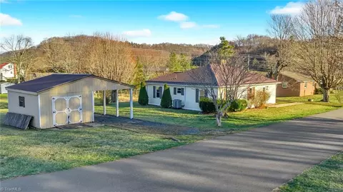 186 King St, West Jefferson, NC 28694