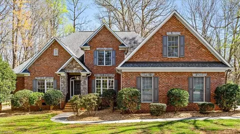 1678 Deer Run Ct, Oak Ridge, NC 27310
