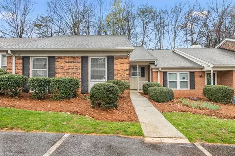 2662 Cottage Pl, Greensboro, NC 27455