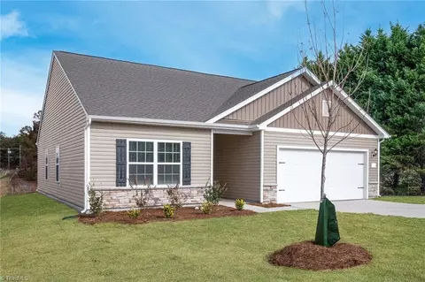 Exterior - 225 Macintosh Dr, King, NC 27021 photo 2 of 3