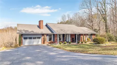 1542 Cedar Ln, Wilkesboro, NC 28697