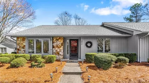 2612 Spring Bridge Cir, Greensboro, NC 27410