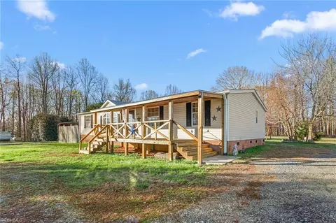 6381 Eagle Landing Dr, Trinity, NC 27370 photo 4
