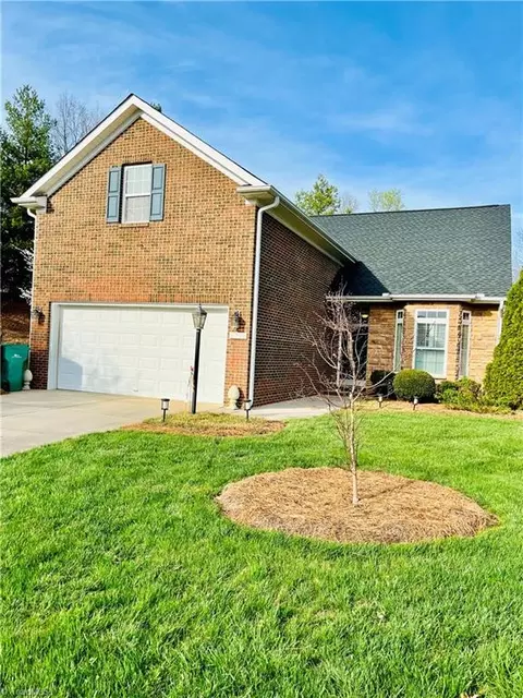 5765 Knoll Ct, Lewisville, NC 27023