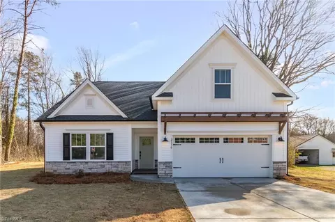 2130 Holly Grove Rd E #1028, Lexington, NC 27292
