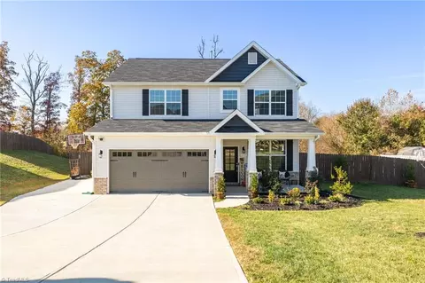 128 Honey Locust Dr S, Thomasville, NC 27360