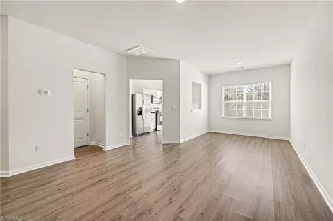 Living - 5679 Carrington Ct, Trinity, NC 27370 photo 2 of 4