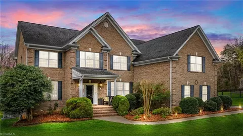 14 Owls Roost Ct, Greensboro, NC 27410