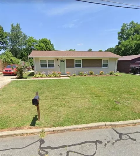 814 Parkwood St, Burlington, NC 27215