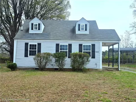 758 Clemmonsville Cir, Winston Salem, NC 27107