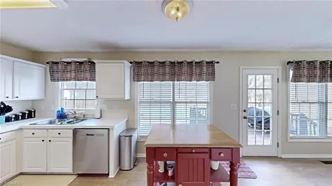 101 Brightleaf Ct, Archdale, NC 27263 photo 7