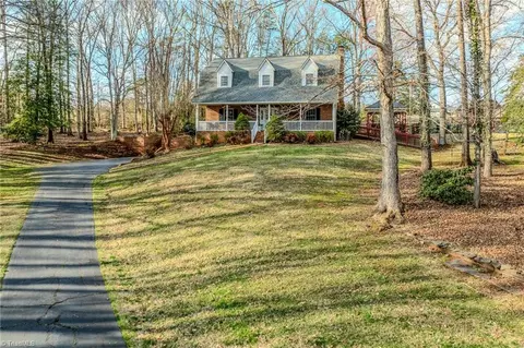 3501 River Ridge Rd, Pfafftown, NC 27040