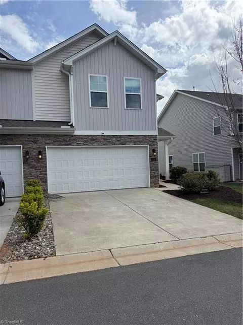 216 Stamm Dr, Greensboro, NC 27455