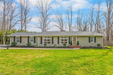 532 Lakeside Dr, Walnut Cove, NC 27052